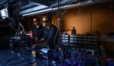 Trapped ion quantum technology gets smaller – Physics World