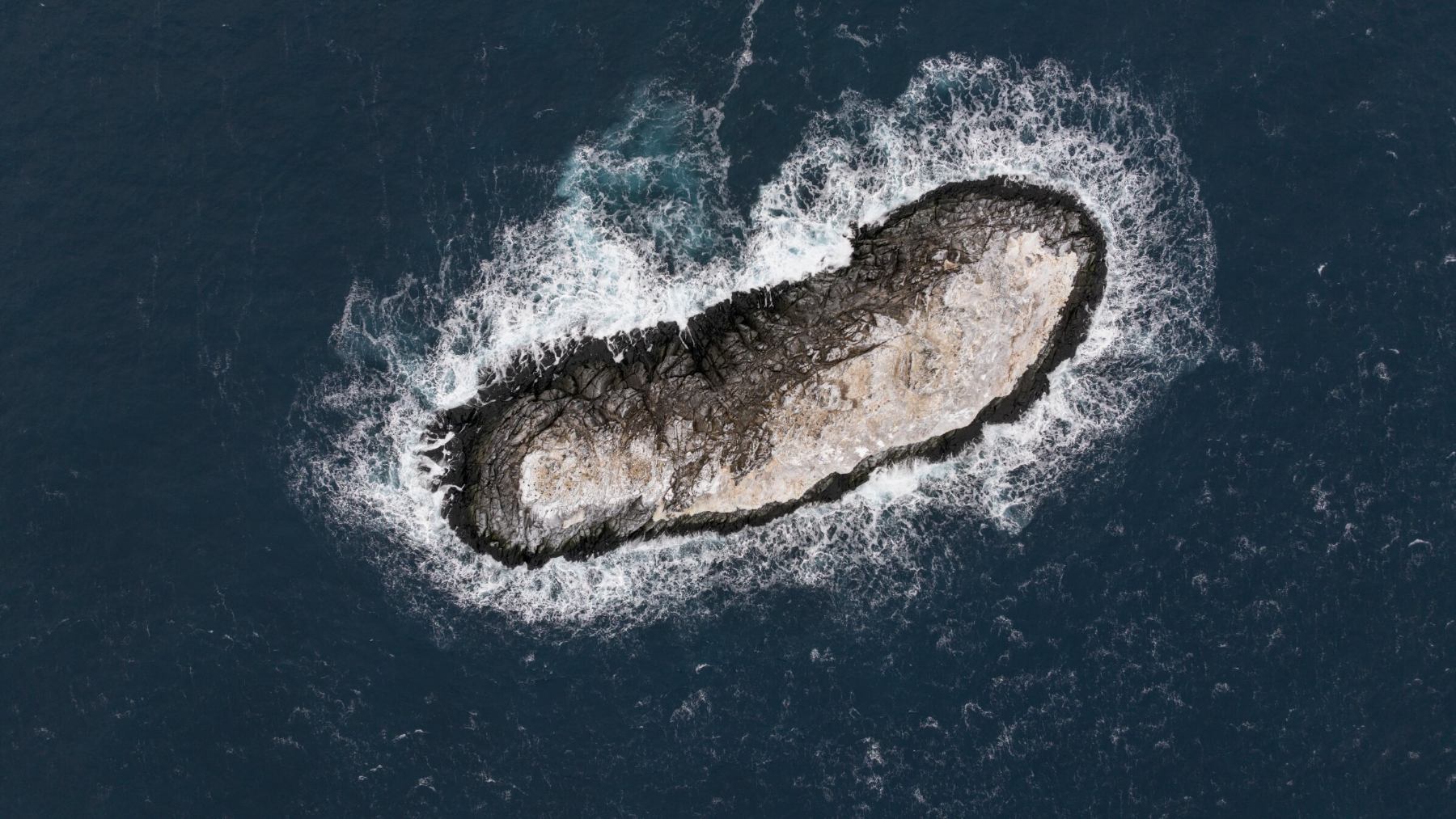 "Dirty iceberg" found to be new island