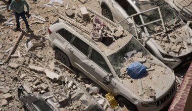 As Trump deadline for Iran nears, Iran and the US ramp up rhetoric