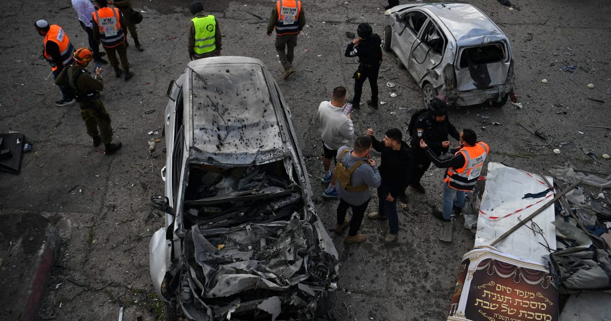 Hezbollah Rockets Fired at Israel Cause Damage; IDF Continues Strikes in Southern Lebanon