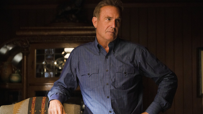 John Dutton (Kevin Costner) wearing blue short in Yellowstone