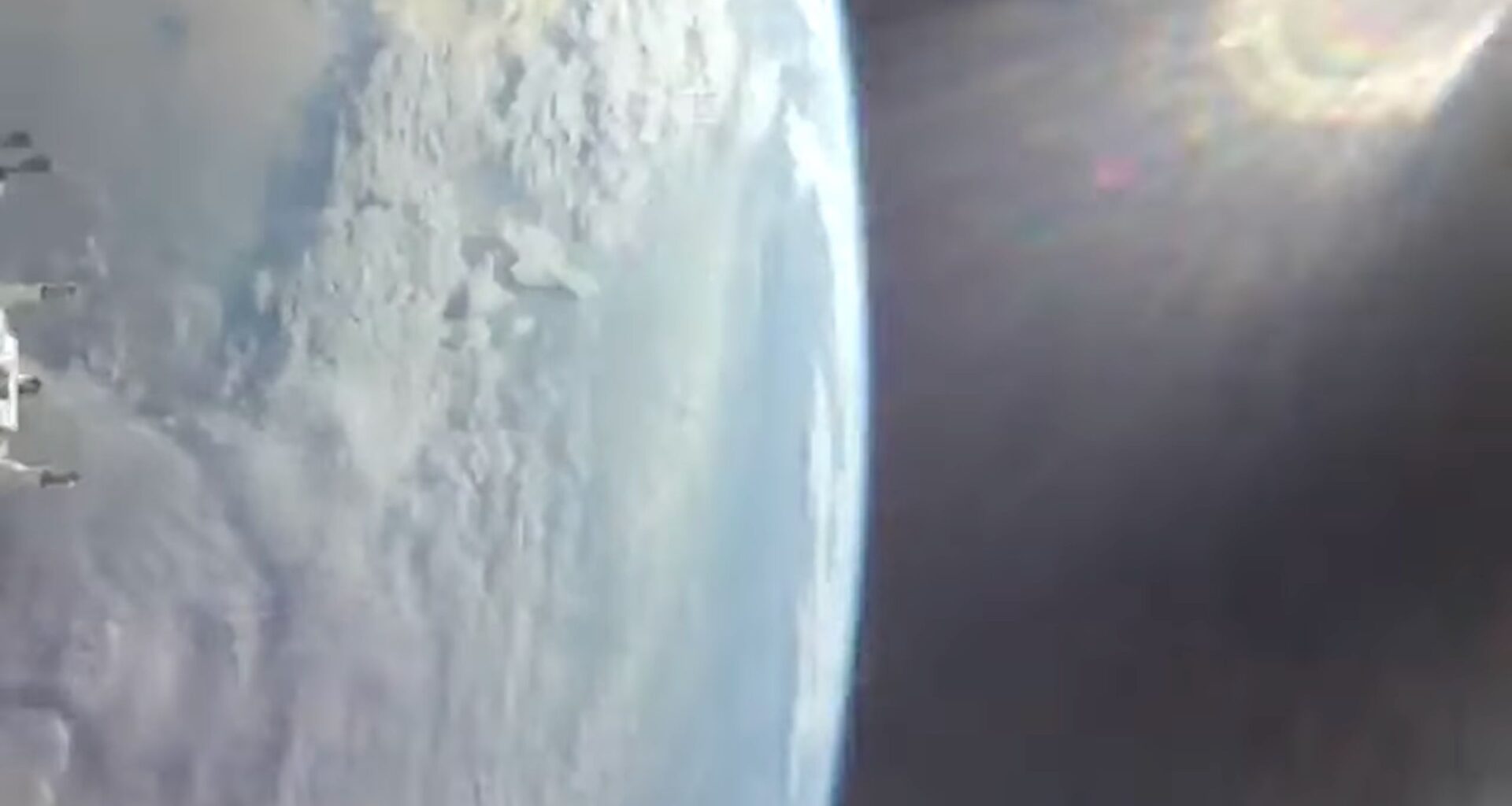 Artemis 2 astronauts head for the moon after make-or-break engine burn (video)