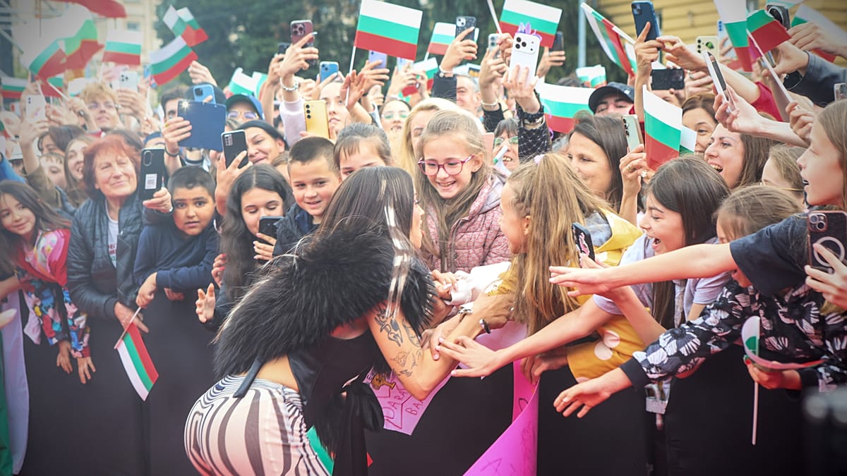 Video. Eurovision winner Dara turns Sofia into a giant ‘Bangaranga’ party