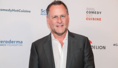 'Full House' star Dave Coulier shares health update amid cancer battle