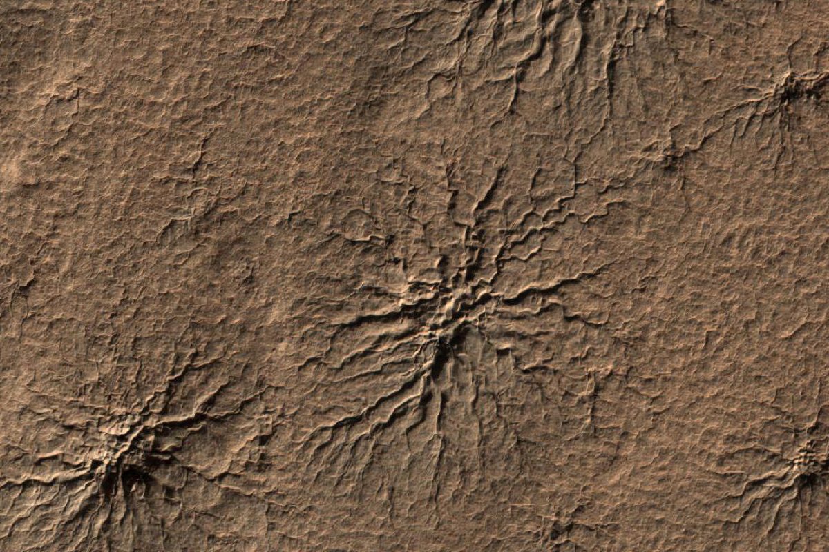 Spider-shaped features in the south polar region of Mars, captured by NASA