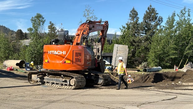 About 8,000 Kamloops households without water, 6 schools closed after water main break