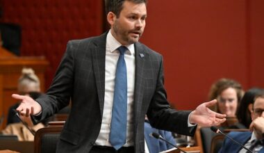 Parti Québécois leader concerned Ottawa spying on his party, but has no proof