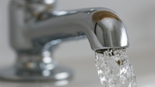 Montreal urges residents to limit water use this summer, warns of shortage