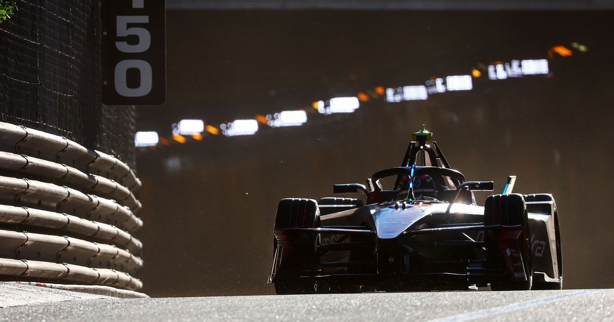 FP1 REPORT: de Vries quickest in first Monaco practice
