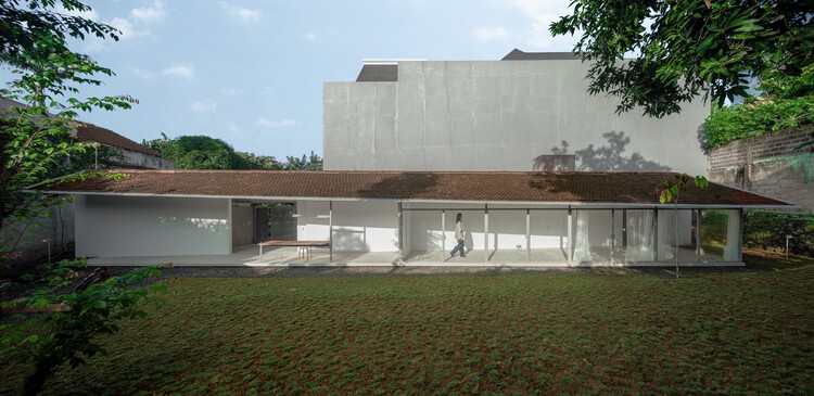24 m’ House / dua studio - Image 1 of 28