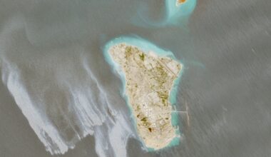 Oil spill in Gulf likely caused by tanker dump, Iran says