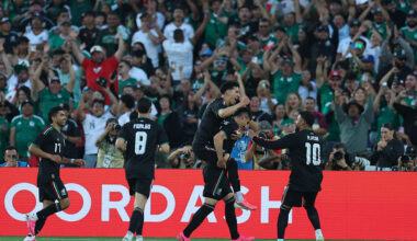 🔴LIVE: Mexico lead at half-time with a Vázquez goal