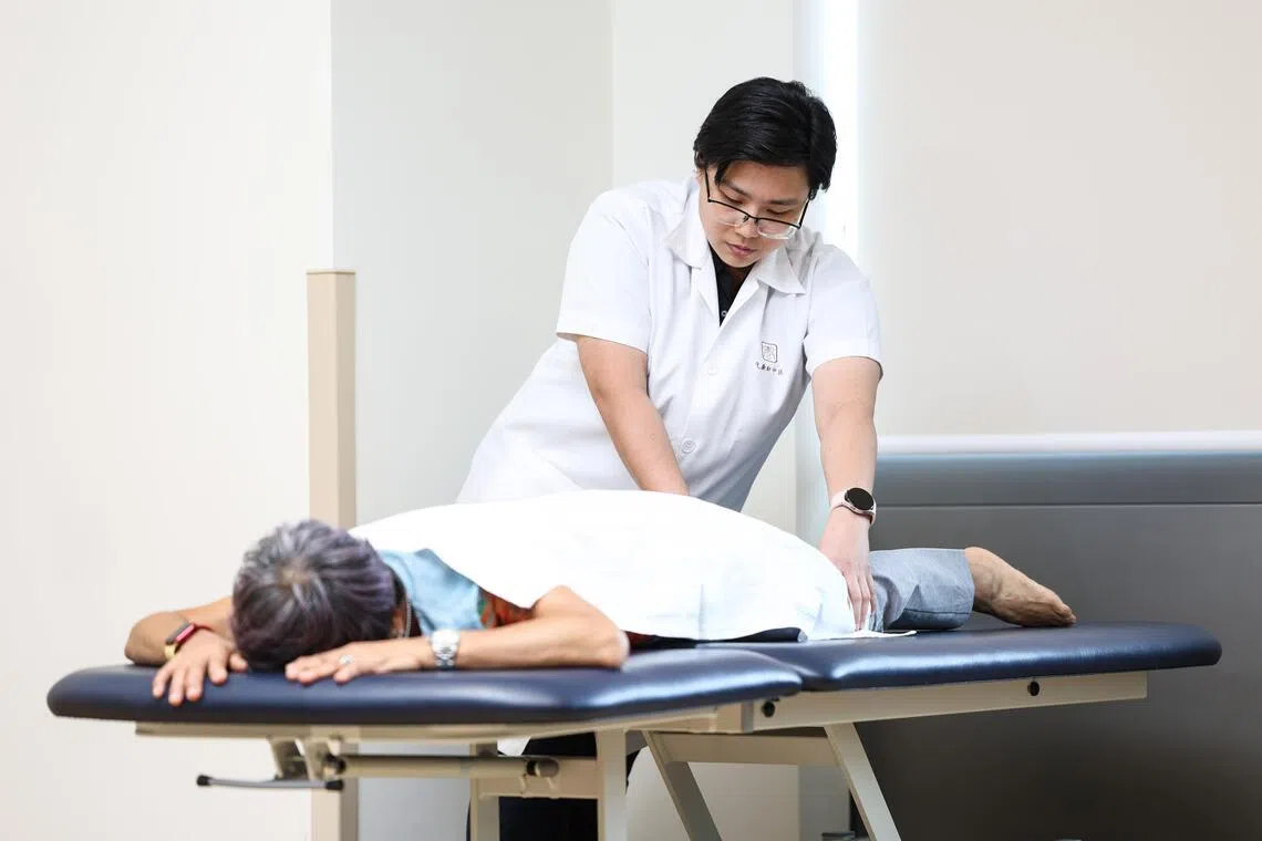 The study found that pain scores for those receiving tuina therapy by a registered TCM practitioner or a combination of tuina therapy and physiotherapy were comparable to those undergoing physiotherapy after two months of treatments.