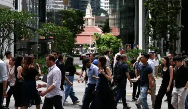 Generic of office workers at Raffles Place on May 12, 2026. Can be used for stories on Economic Strategy Review (ESR), economy, workers, workforce. ST PHOTO: BRIAN TEO