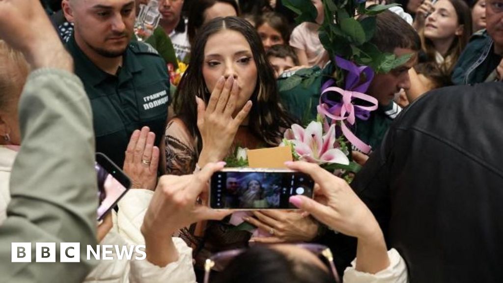 Eurovision winner Dara arrives to screaming fans in Bulgaria