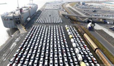 Germany news: Exports jump higher than expected - DW.com