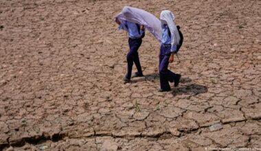Extreme climate scenario fades, but warming continues