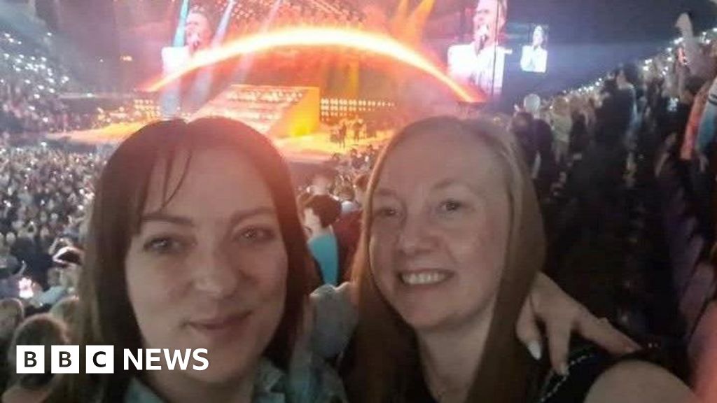 'I have followed Take That for more than 30 years' - BBC