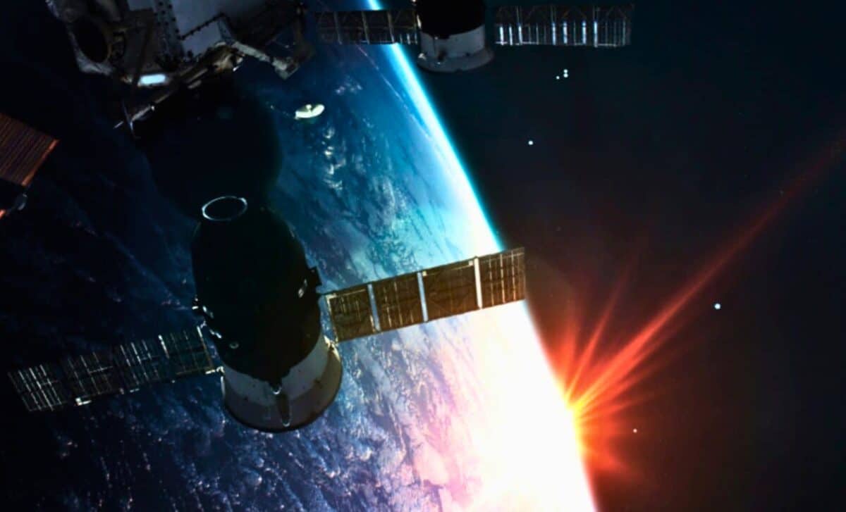 China Just Sent Data From Space With A 2 Watt Lase
