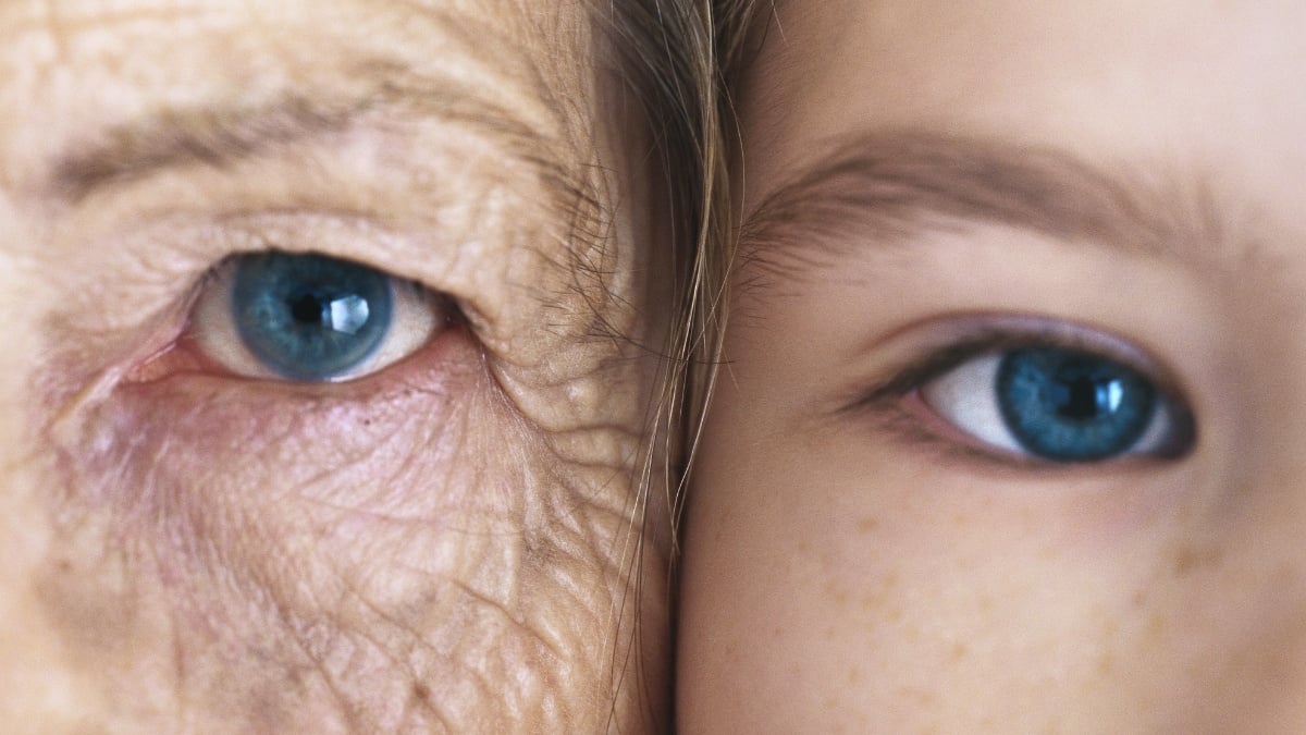 Humans Age Faster at 2 Sharp Peaks, Research Shows : ScienceAlert