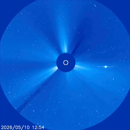 gif animation showing a plume of material being ejected from the upper left portion of the sun.
