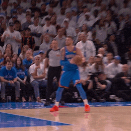 Isaiah Hartenstein hits the floater and grabs and offensive rebound, battling Victor Wembanyama in the paint.
