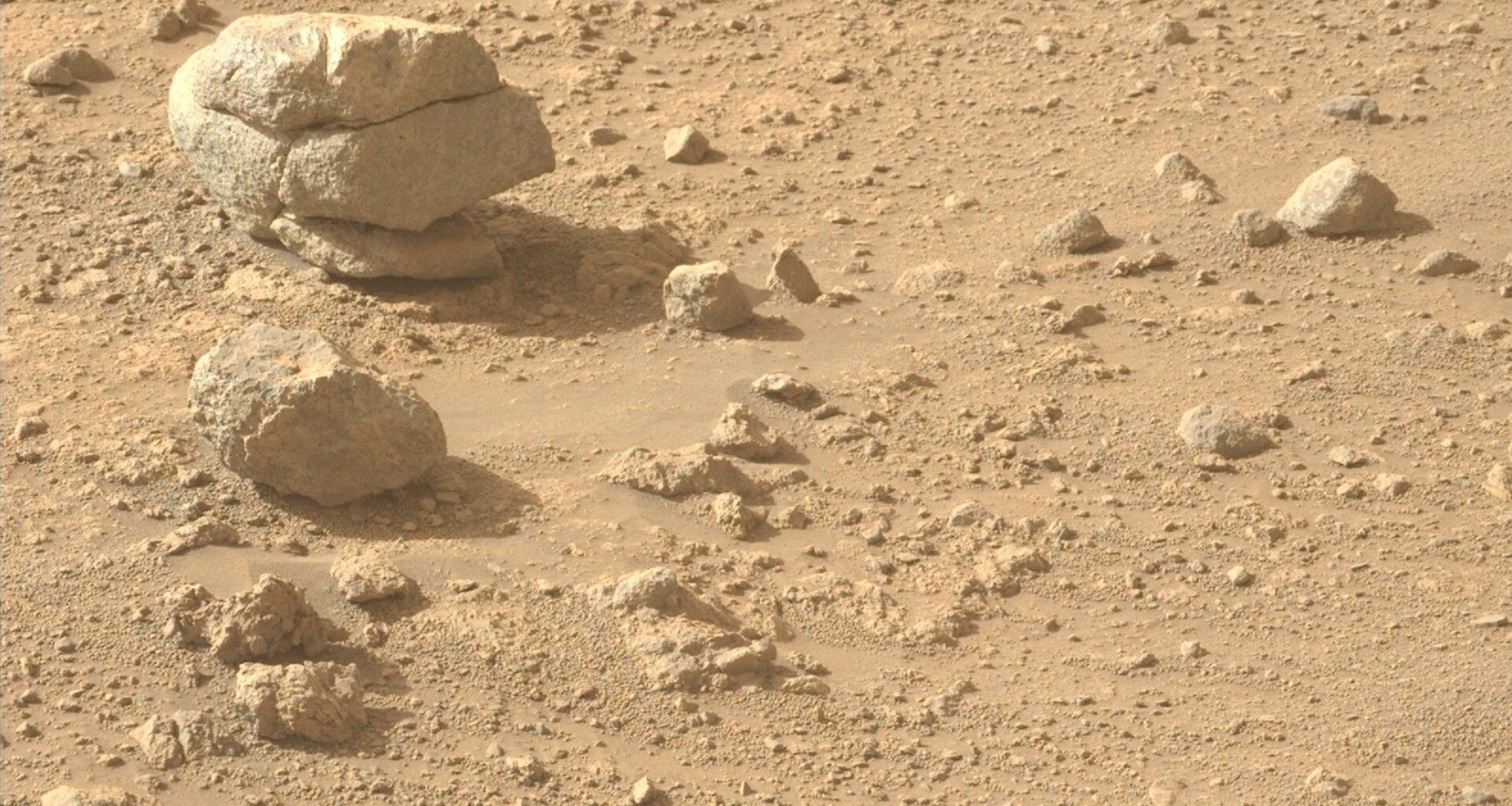 Strange stacked stones spotted on Mars photo of the day for May 21, 2026