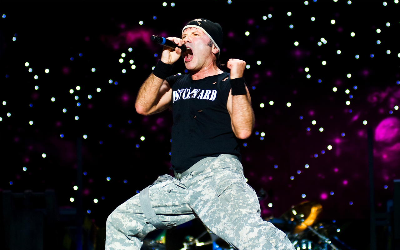 Bruce Dickinson singing on stage