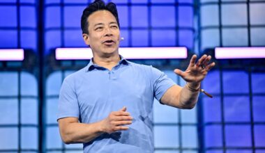 Mayor Eats His Words After Admitting He's Delegating Work to 11 AI Agents