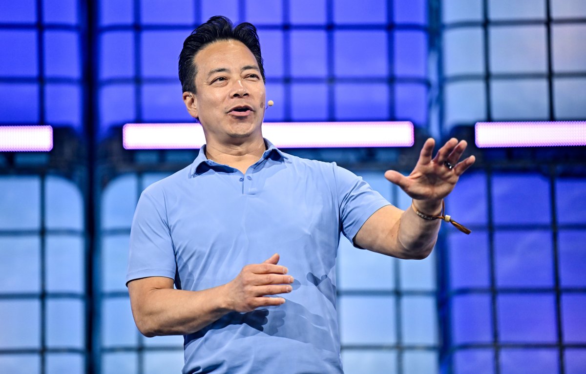 Mayor Eats His Words After Admitting He's Delegating Work to 11 AI Agents