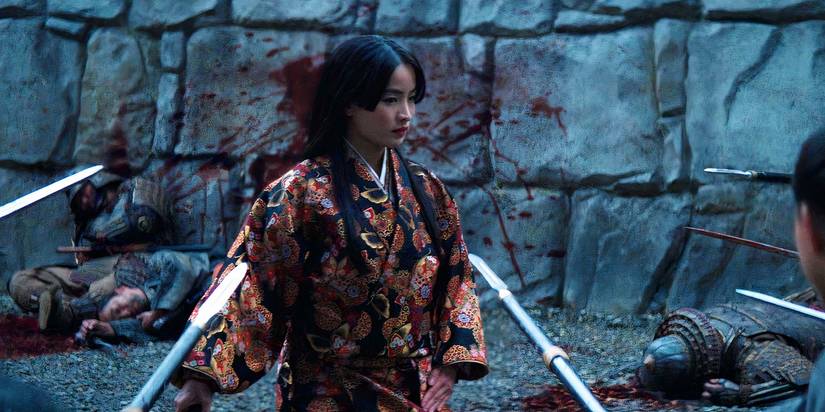 Anna Sawai holding a spear as Mariko in Shogun episode 9