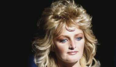 Bonnie Tyler in 'induced coma' following 74-year-old's hospital dash as condition worsens