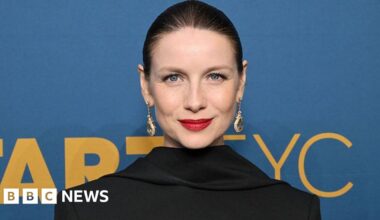 US site apologises to Outlander star over Shotts 'armpit' misquote - BBC
