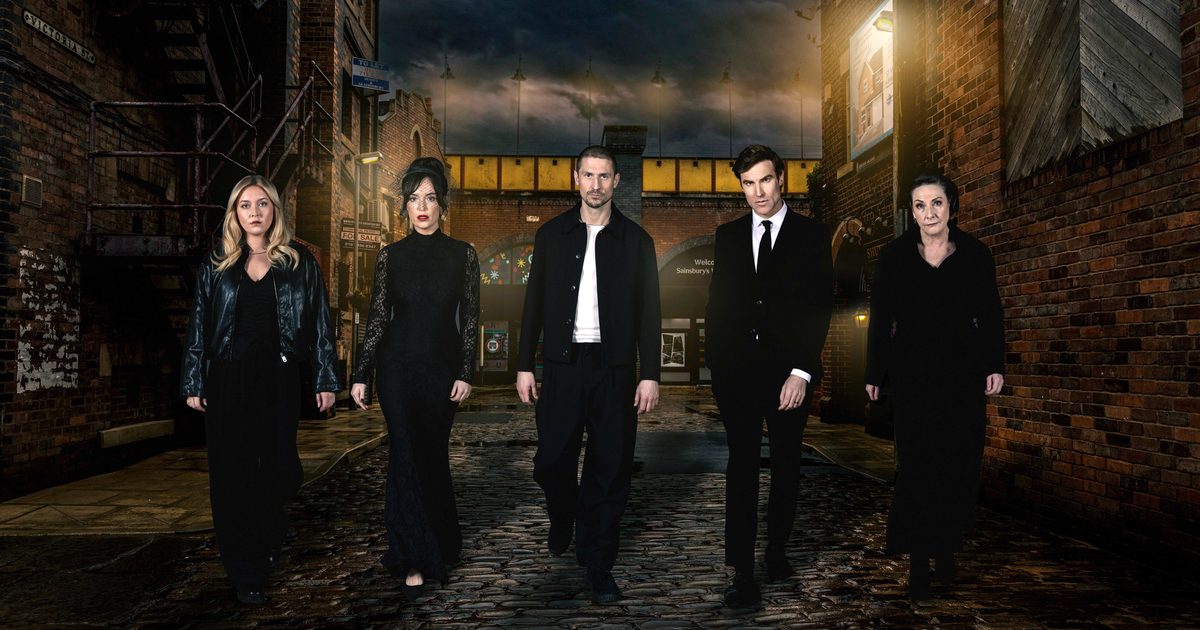 Coronation Street reveals murder victim - with two more lives at risk