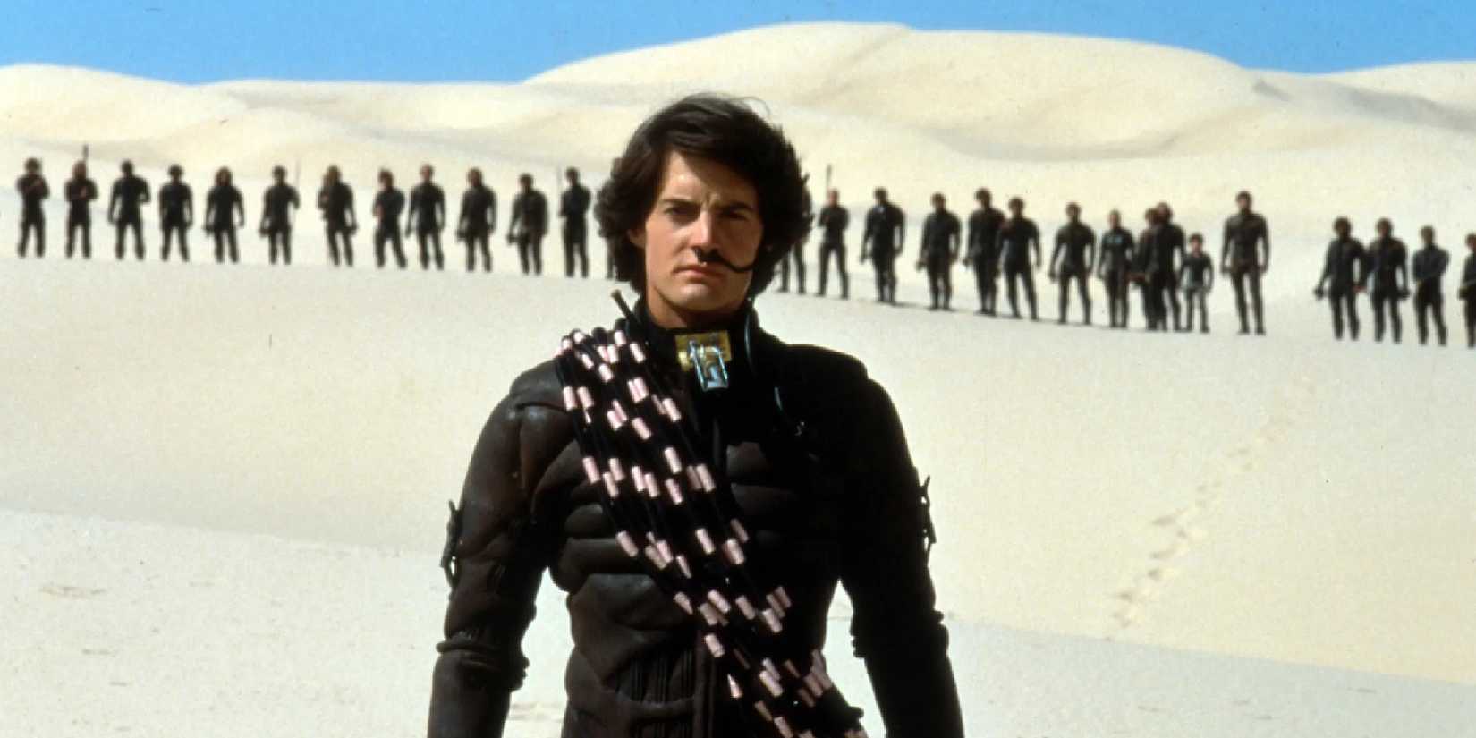 Kyle MacLachlan in the desert in Dune - 1984