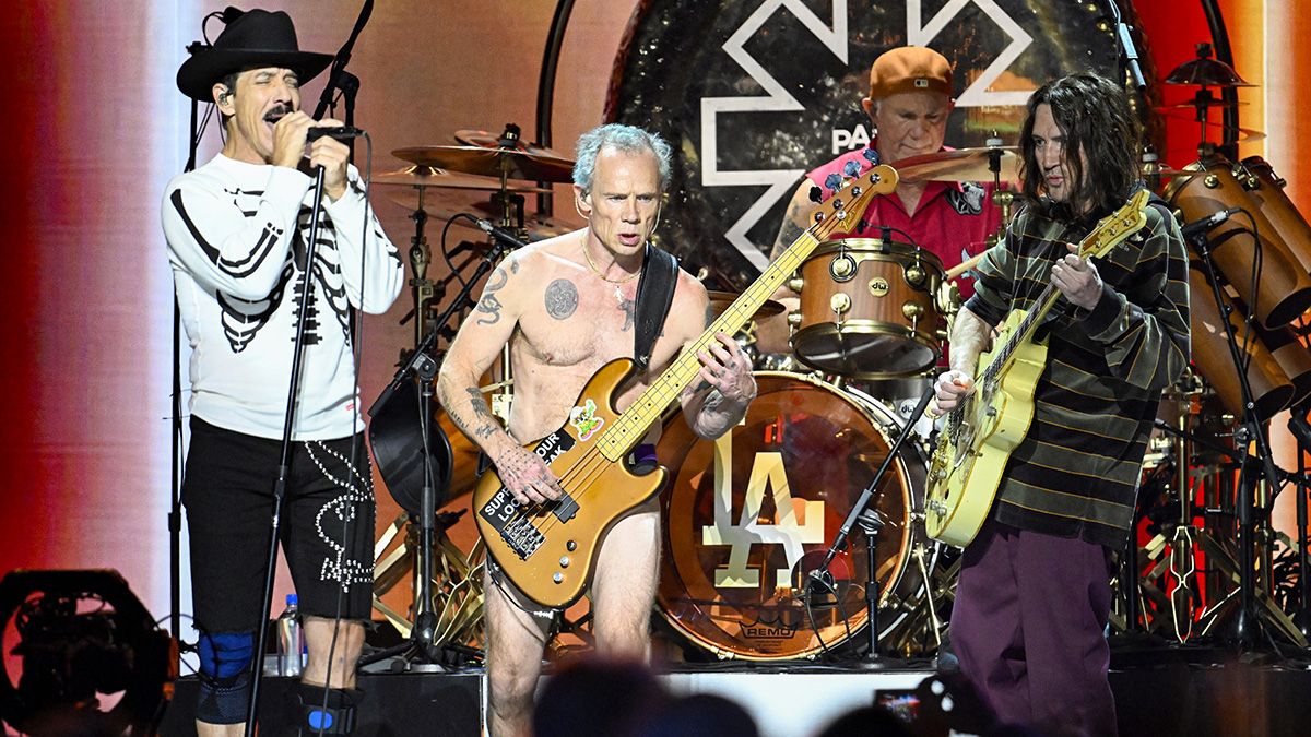 INGLEWOOD, CALIFORNIA - JANUARY 30: (L-R) Anthony Kiedis, Flea, Chad Smith, and John Frusciante of Red Hot Chili Peppers perform onstage during the FIREAID Benefit Concert for California Fire Relief at The Kia Forum on January 30, 2025 in Inglewood, California. (Photo by Scott Dudelson/Getty Images for FIREAID)