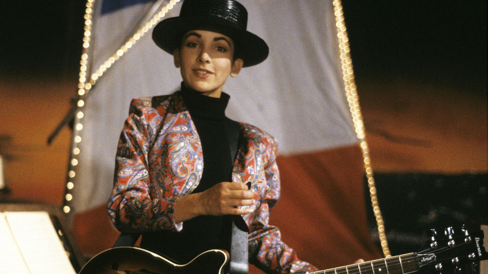 5 One-Hit Wonder Love Songs From The '80s That Still Have Us Head Over Heels
