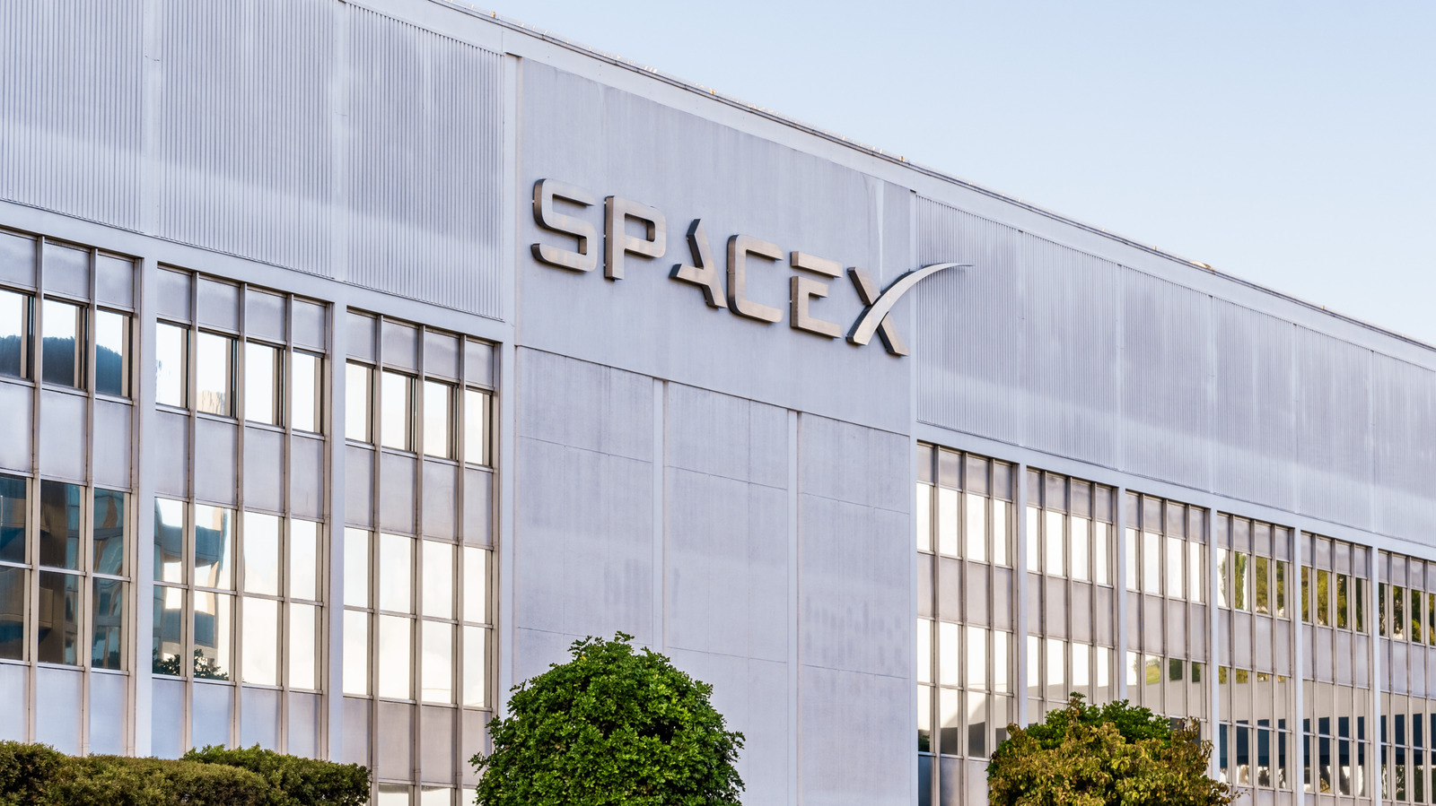 Google Is Reportedly Considering Working With SpaceX On Orbital Data Centers