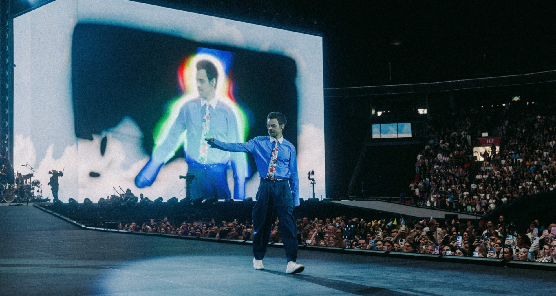 Harry Styles' team respond to fan complaints about obstructed views at shows