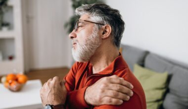Never Ignore This 1 Symptom That Signals a Health Emergency, ER Doctor Warns