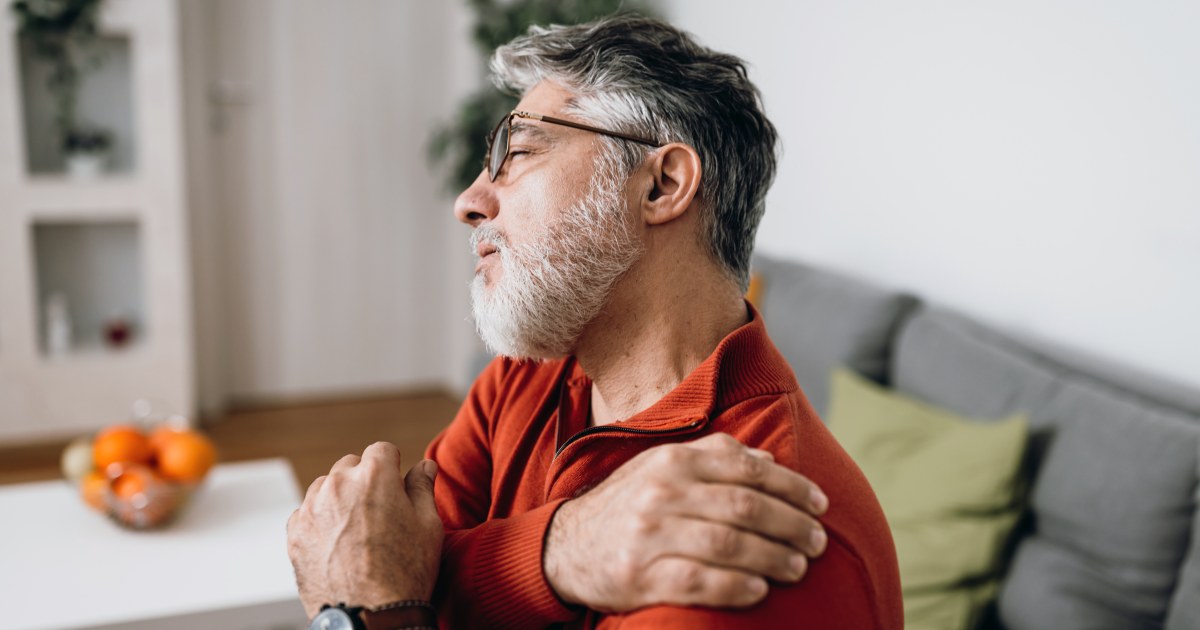 Never Ignore This 1 Symptom That Signals a Health Emergency, ER Doctor Warns