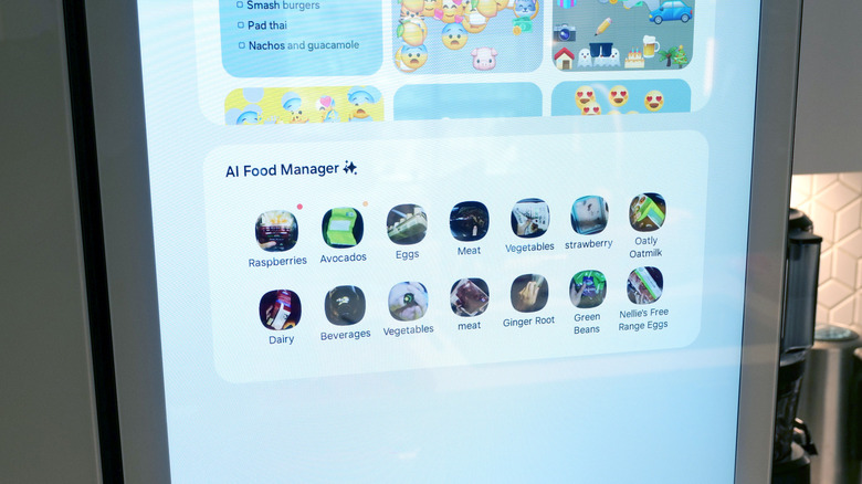 Samsung's software update for its Bespoke AI fridges brings the number of recognized foods to more than 2,000.