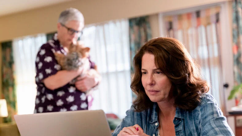 Robin Weigert  in Tracker