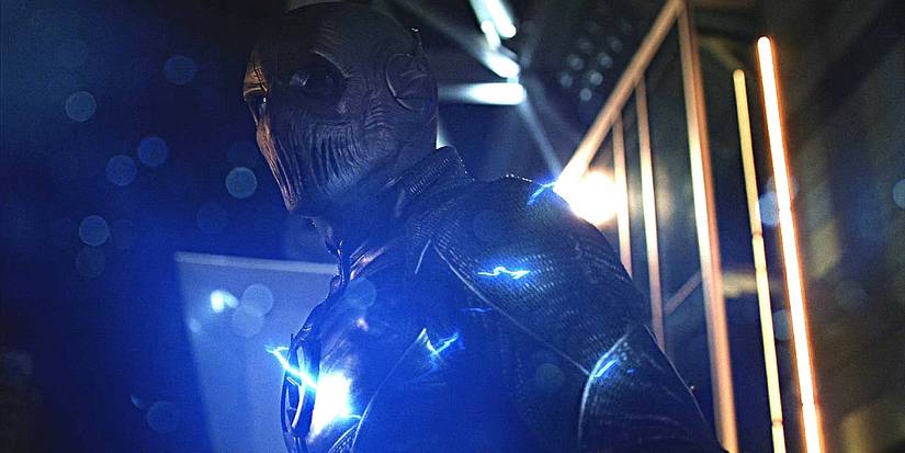 Zoom has blue lightning coming off him in The Flash episode Enter Zoom