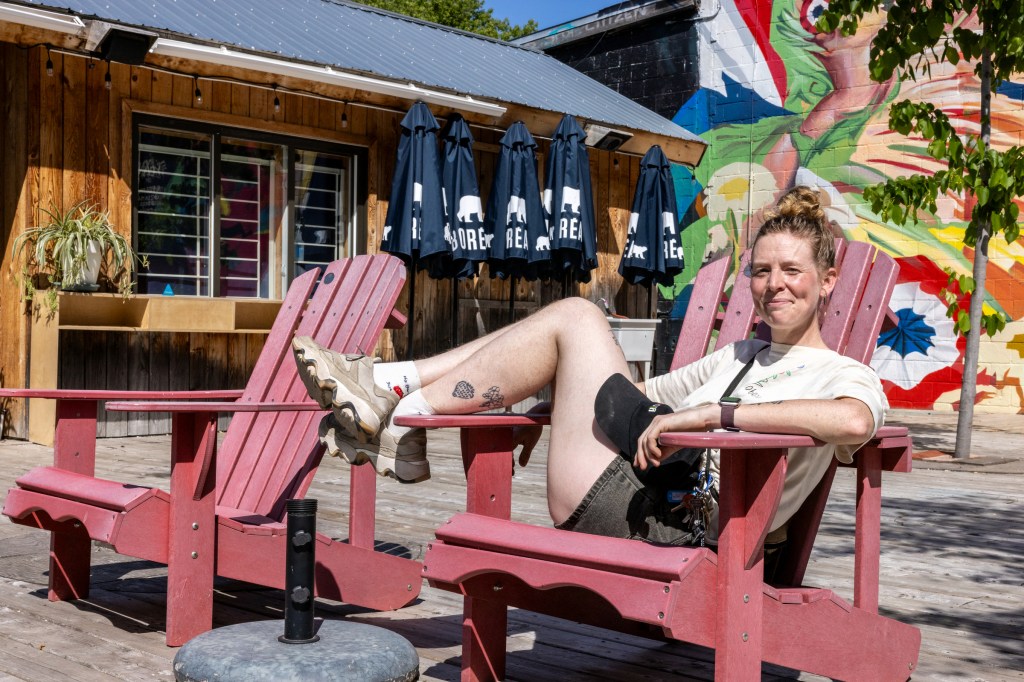 Weeks after closing, Le Nadia women's sports bar reopens in Hochelaga