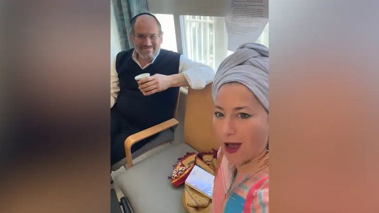 Singer Yonatan Razel in stable condition