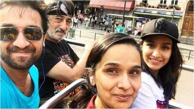 Shraddha Kapoor, Shakti Kapoor and family move out of shared home; 'Eetha' star's Juhu home is Hrithik Roshan's former rented flat