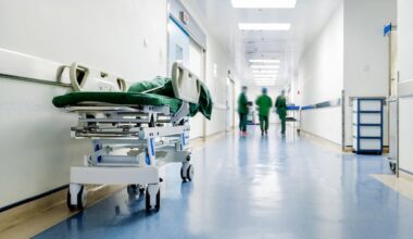 Alberta partially rolls out new surgery funding model for public hospitals