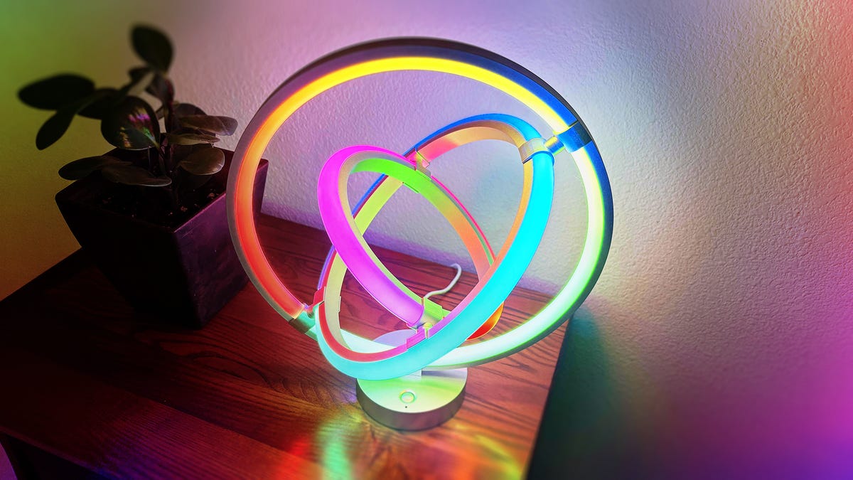 I Commanded This Smart Light to Change Based on My Mood, and I Liked It