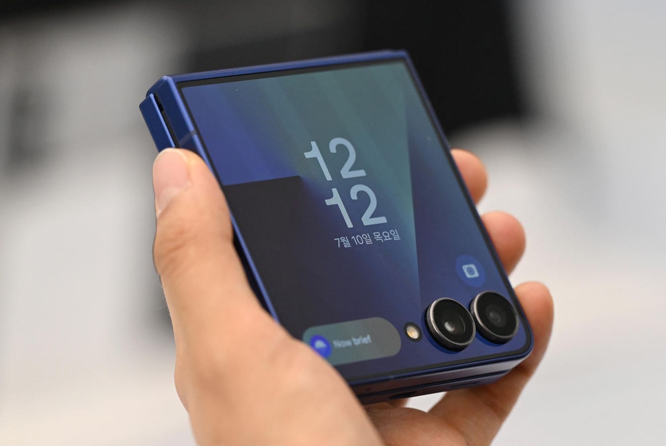 Samsung To Bring Back Qualcomm’s Snapdragon For The Galaxy Z Flip8